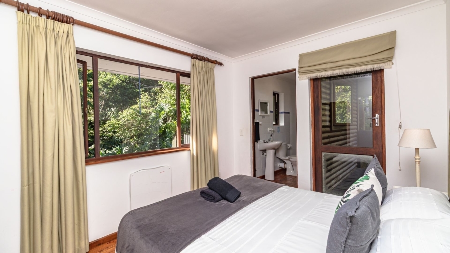 7 Bedroom Property for Sale in Paradise Western Cape